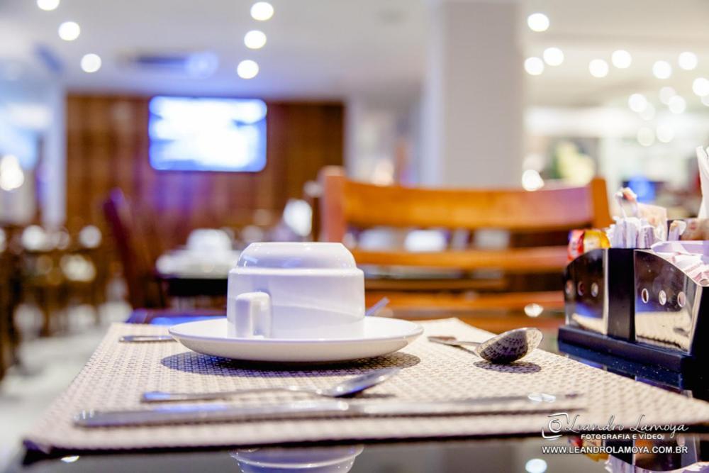 Capri Hotel Дуки-ди-Кашиас Экстерьер фото